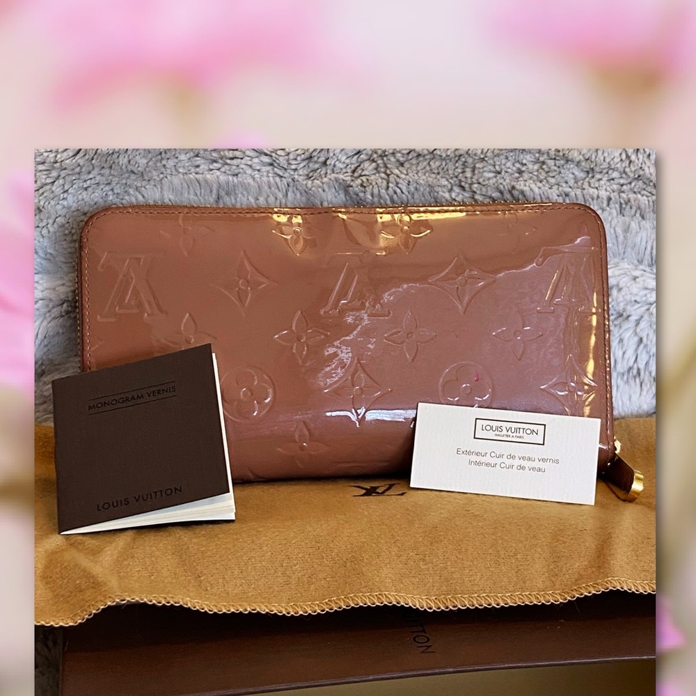 LOUIS VUITTON GORGEOUS ROSE VELOURS VERNIS ZIPPY